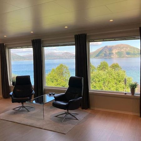 Fantastic View, Quiet And Relaxing By The Sea Villa Kvaloya Exterior photo